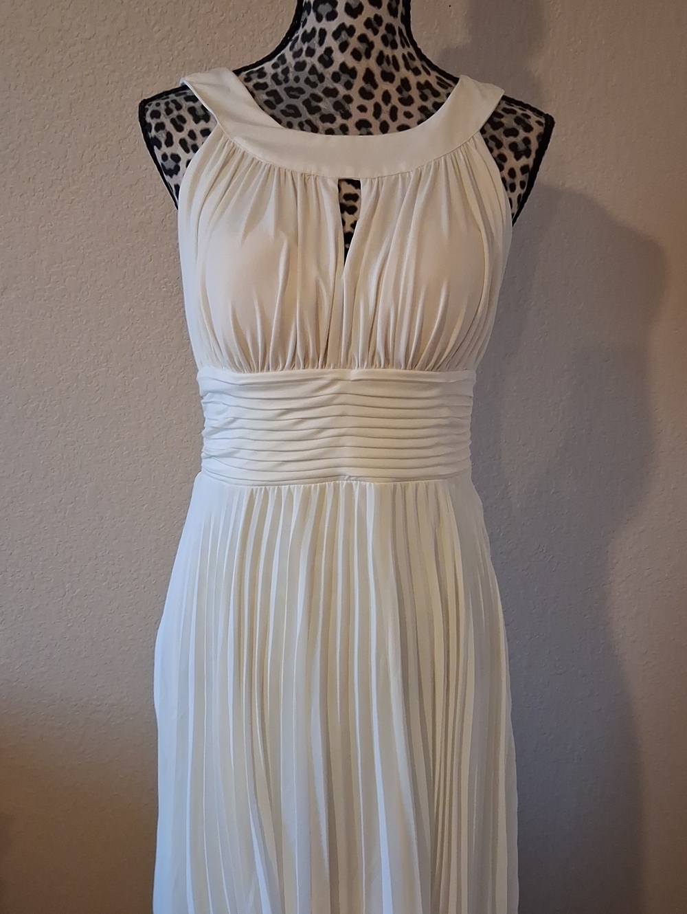 Signature by Sangria White Marilyn Monroe Pleated High-Low Halter Dress. 10 - Picture 2 of 9